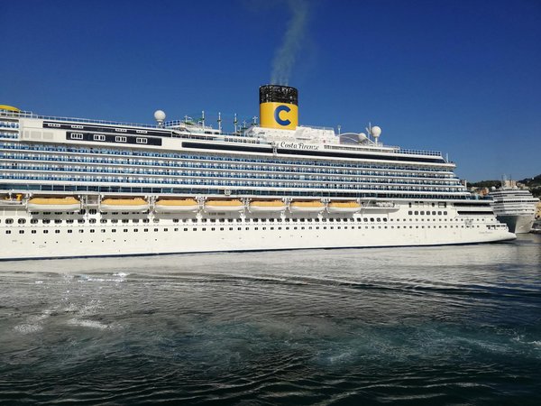 Comment explorer les vignobles de la région de Bordeaux, France : itinéraires et dégustations ?